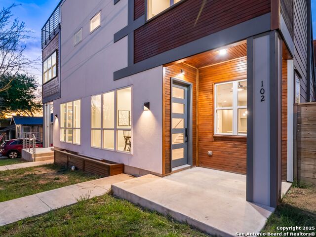 Image 4 of 42 For 159 Davis Court  102