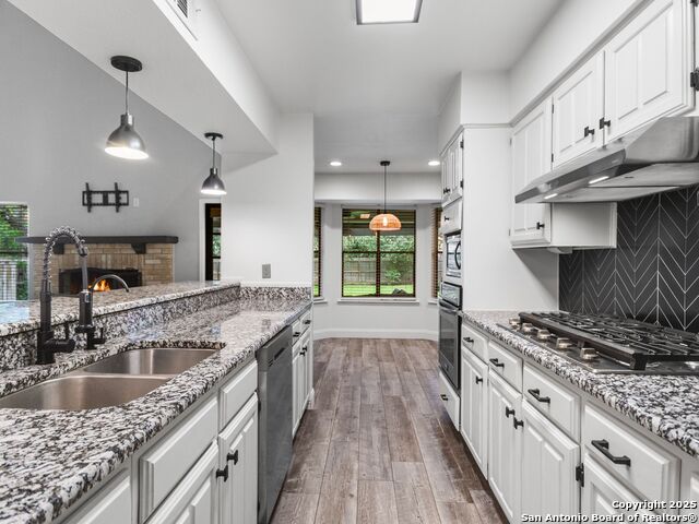 Image 17 of 40 For 4526 Honey Locust Woods