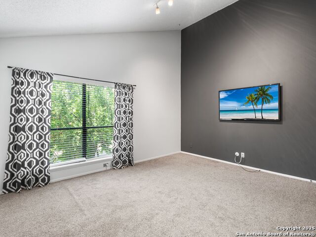 Image 25 of 40 For 4526 Honey Locust Woods