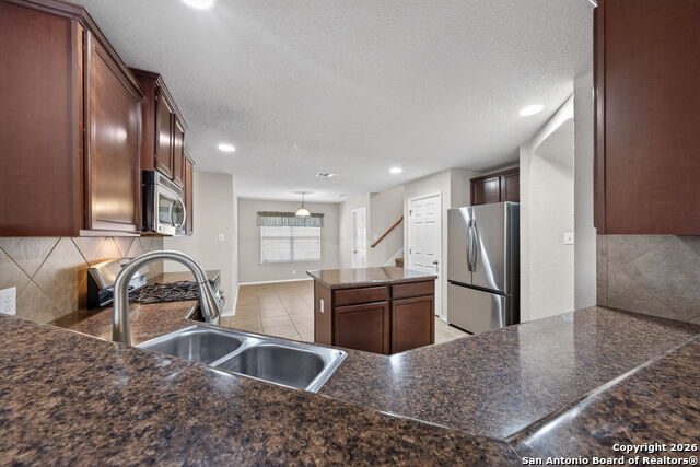 Image 5 of 19 For 5906 Onyx Way