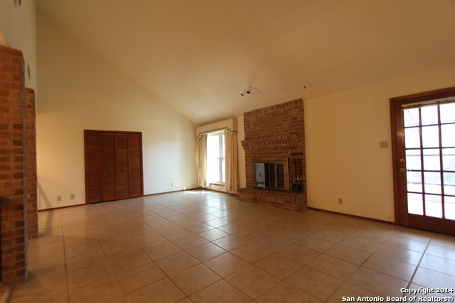 Image 10 of 41 For 19746 Encino Way