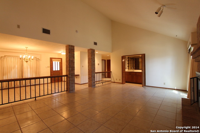 Image 11 of 41 For 19746 Encino Way