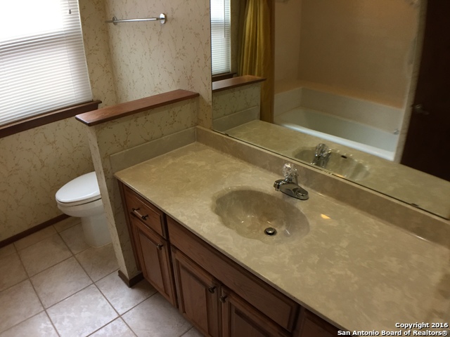 Image 15 of 41 For 19746 Encino Way