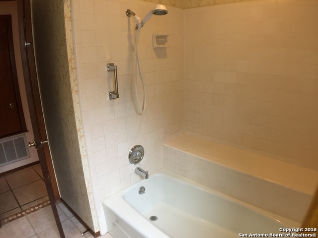 Image 16 of 41 For 19746 Encino Way