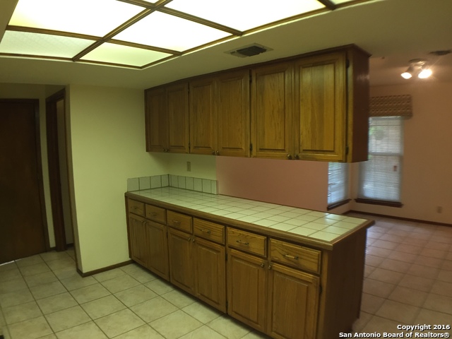 Image 21 of 41 For 19746 Encino Way