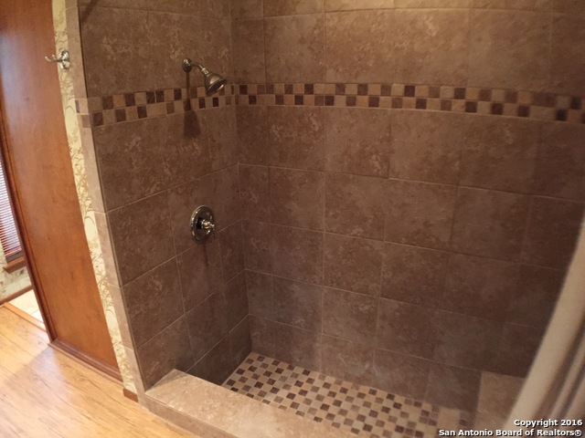 Image 22 of 41 For 19746 Encino Way