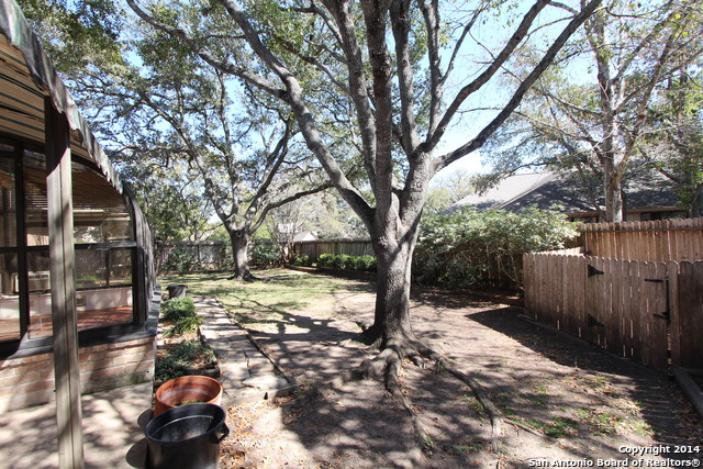 Image 25 of 41 For 19746 Encino Way