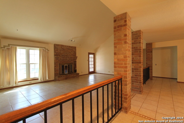 Image 4 of 41 For 19746 Encino Way