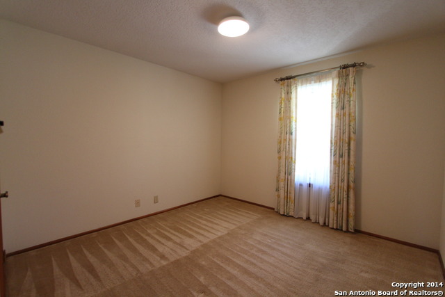 Image 8 of 41 For 19746 Encino Way