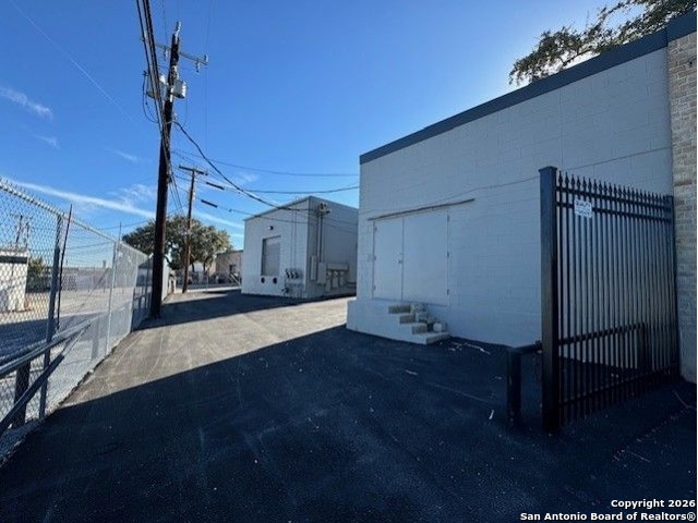 Image 6 of 10 For 11901 Warfield