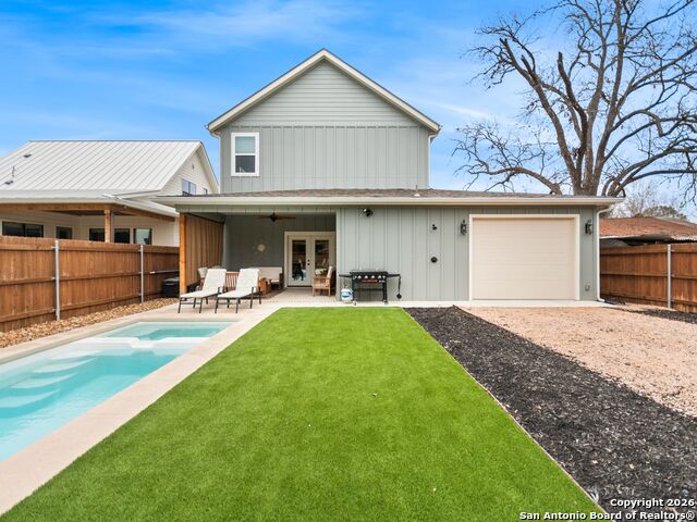 Image 2 of 38 For 603 Graham  