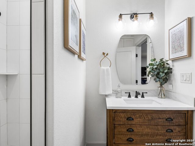 Image 24 of 38 For 603 Graham  