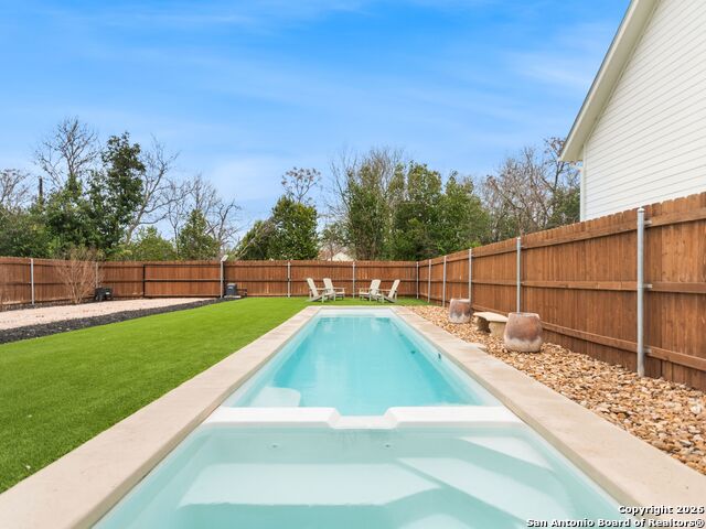 Image 27 of 38 For 603 Graham  