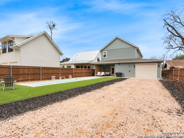 Image 30 of 38 For 603 Graham  