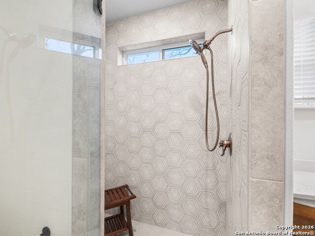 Image 34 of 38 For 603 Graham  