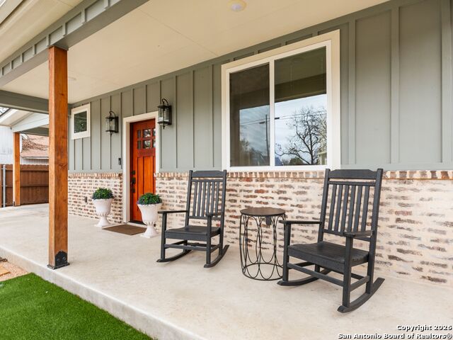 Image 5 of 38 For 603 Graham  