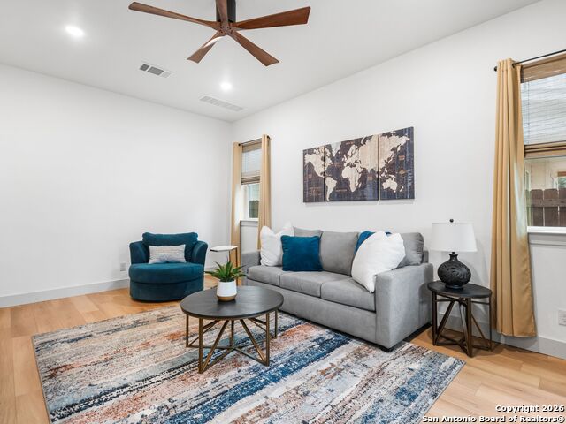 Image 8 of 38 For 603 Graham  