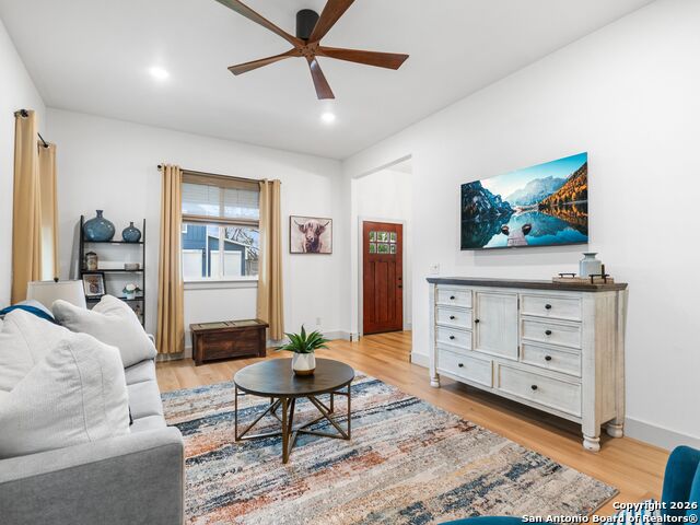 Image 9 of 38 For 603 Graham  