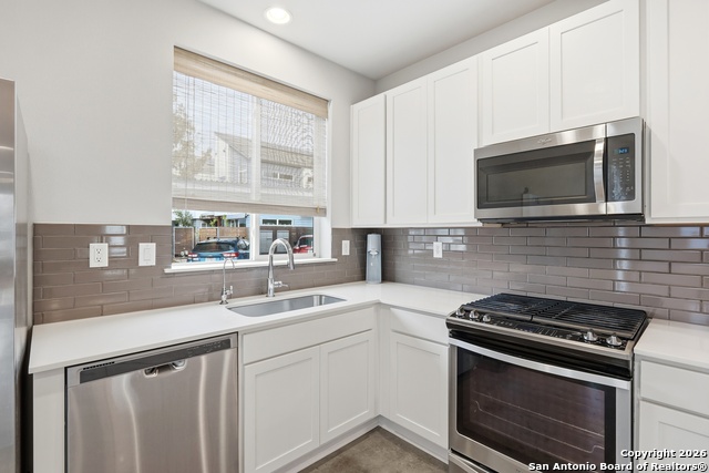 Image 11 of 33 For 330 Clay  Unit 27