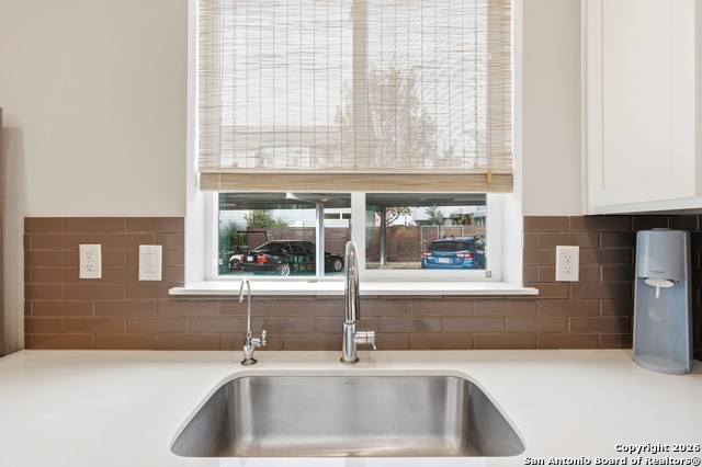 Image 12 of 33 For 330 Clay  Unit 27