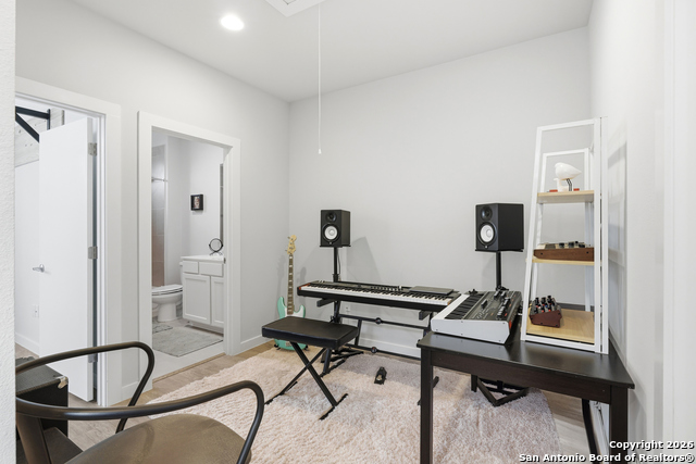 Image 14 of 33 For 330 Clay  Unit 27