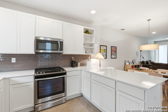 Image 2 of 33 For 330 Clay  Unit 27