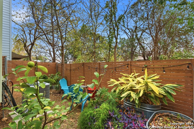 Image 23 of 33 For 330 Clay  Unit 27