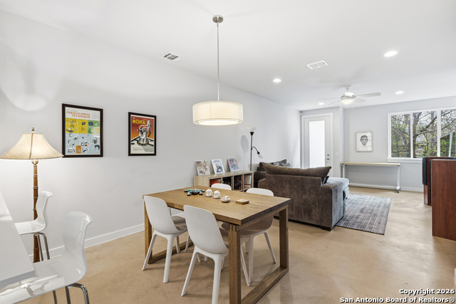 Image 3 of 33 For 330 Clay  Unit 27