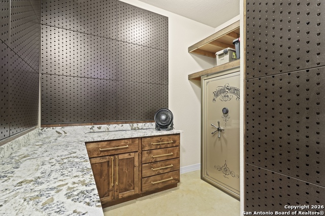 Image 16 of 50 For 9620 Trophy Oaks