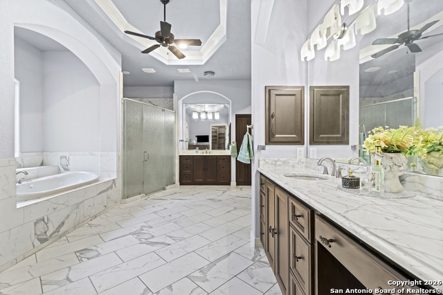 Image 25 of 50 For 9620 Trophy Oaks