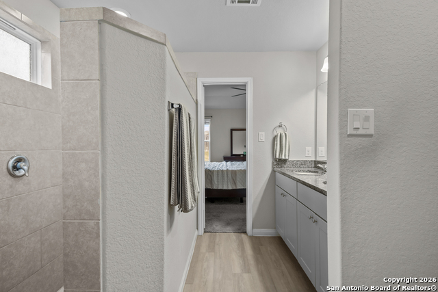 Listing photo id 17 for 6651 Beehive