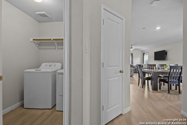 Listing photo id 25 for 6651 Beehive