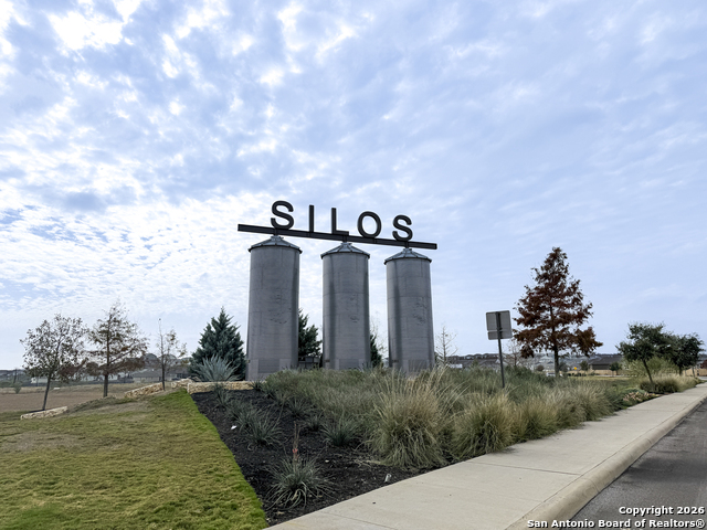 Listing photo id 31 for 6651 Beehive