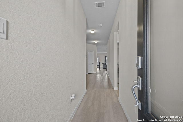 Listing photo id 2 for 6651 Beehive