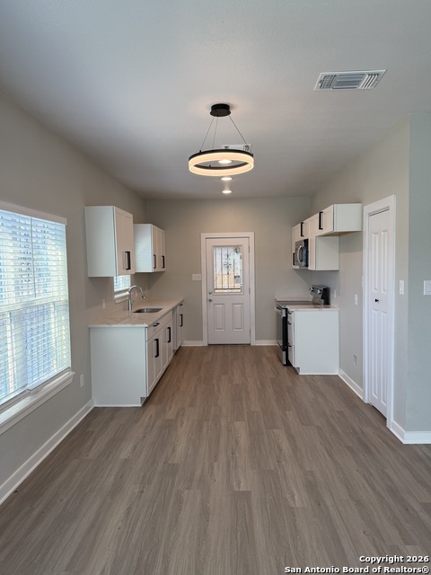 Listing photo id 0 for 2975 Martin Luther King