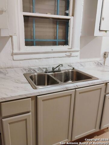 Image 8 of 12 For 510 Vanderbilt