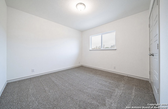 Image 14 of 21 For 2075 Silver Oak Dr