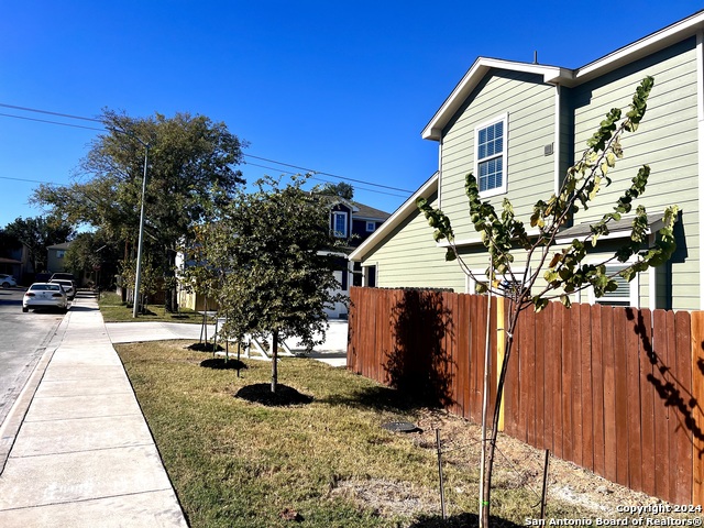 Image 21 of 21 For 2075 Silver Oak Dr