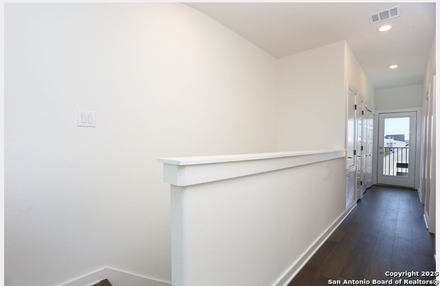 Image 12 of 24 For 310 W Evergreen St #115