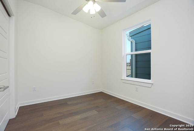 Image 19 of 24 For 310 W Evergreen St #115