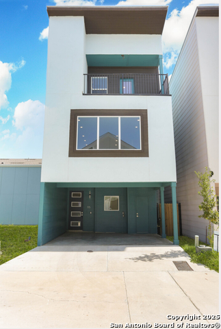 Image 4 of 24 For 310 W Evergreen St #115