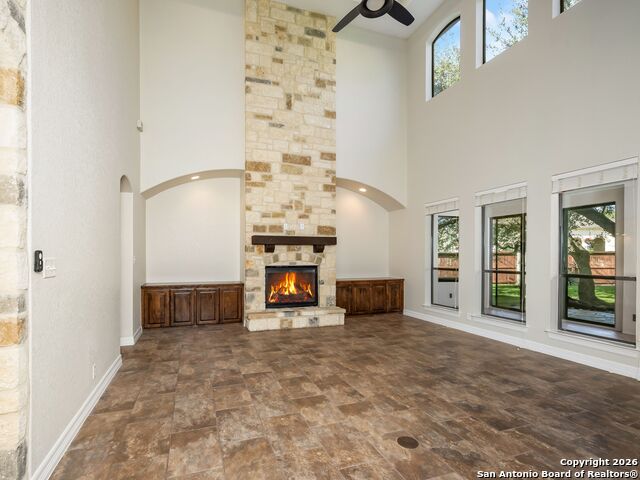 Listing photo id 9 for 303 Regent Circle