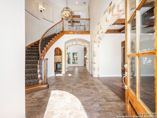 Listing photo id 0 for 303 Regent Circle