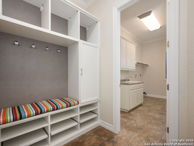 Listing photo id 22 for 303 Regent Circle