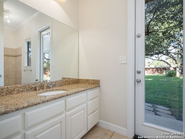 Listing photo id 24 for 303 Regent Circle