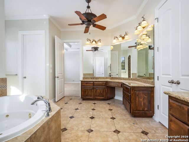 Listing photo id 31 for 303 Regent Circle