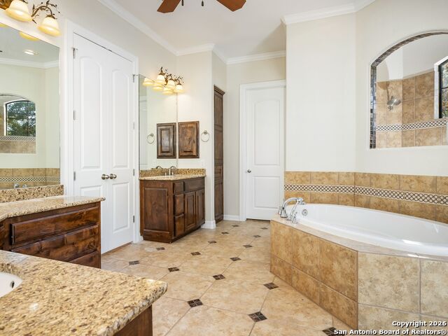 Listing photo id 35 for 303 Regent Circle