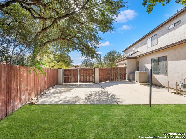 Listing photo id 42 for 303 Regent Circle