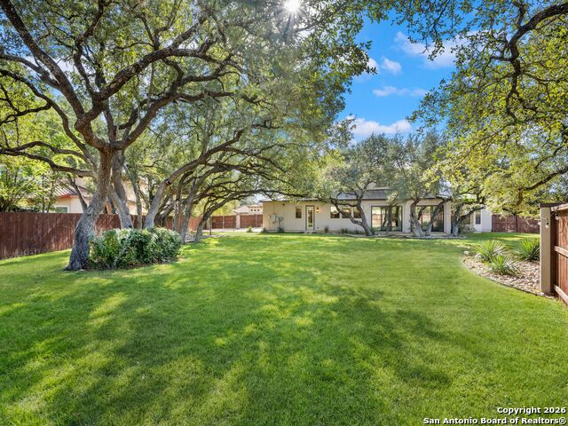 Listing photo id 44 for 303 Regent Circle