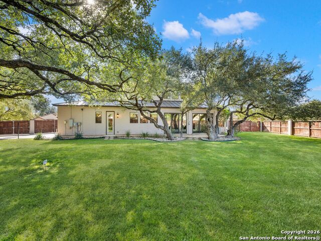 Listing photo id 45 for 303 Regent Circle